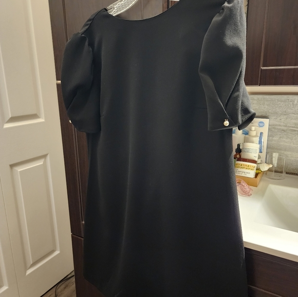 Zara - Picture 2 of 2